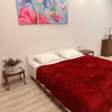 Apartment залізнична 34